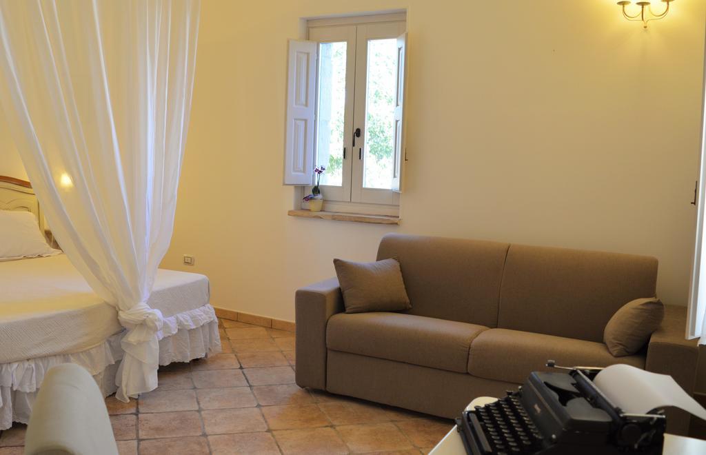 Villa Antica Masseria Scagnito à Corigliano dʼOtranto Extérieur photo